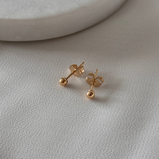 Delphine studs