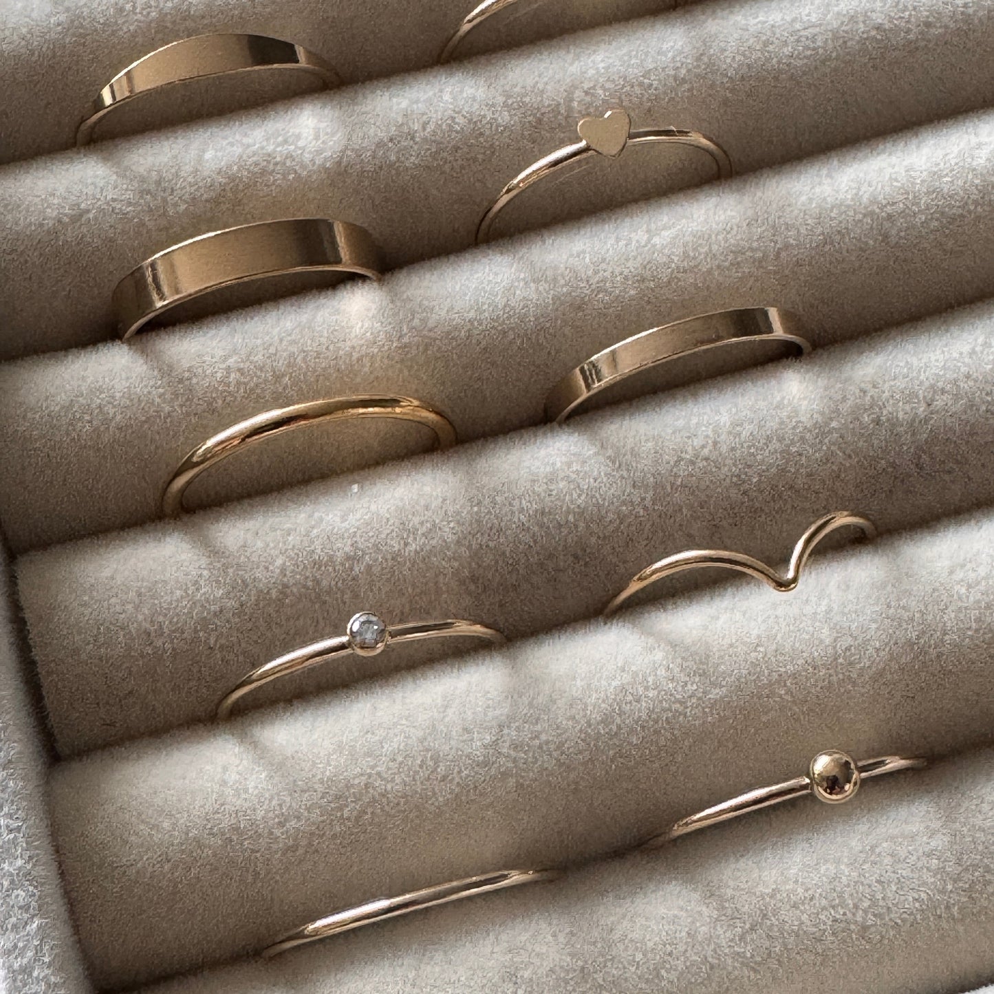 Tuxedo stacking band